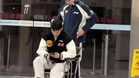 “王楚钦与张本智和在福冈WTT总决赛交锋，赛程信息同步发布于WTT世界乒联微博”